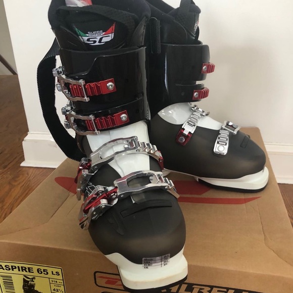 Aspire 65 IS ski boots - brand new 25,5 size - Picture 2 of 2